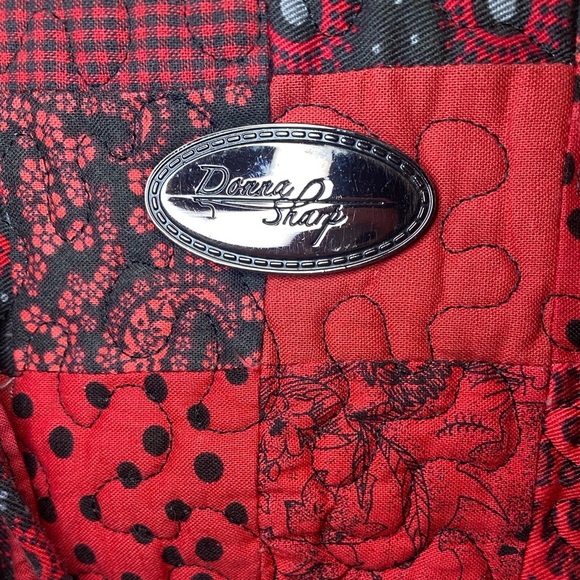 Donna Sharp Quilted Patchwork Print Saddle/Shoulder Bag Purse in Black and Red - Picture 6 of 6